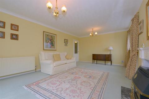 4 bedroom detached house for sale, Cedars Drive, Off Ellesmere Road, Shrewsbury