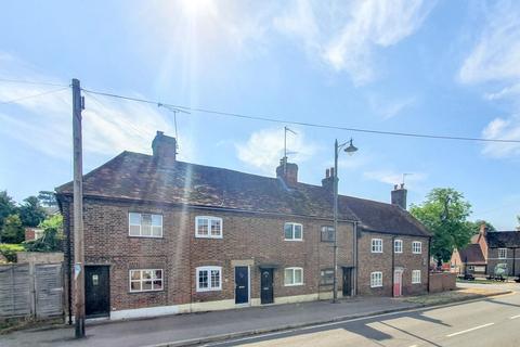 2 bedroom cottage to rent, Cambridge Road, Wadesmill, Ware