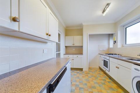 2 bedroom apartment for sale, Queen Margarets Court, Scarborough YO11