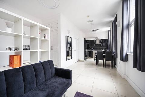 Studio to rent, Commercial Street, Spitalfields, London, E1