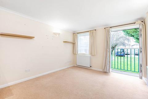 2 bedroom flat to rent, Morden Road, South Wimbledon, London, SW19