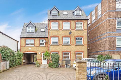 2 bedroom flat to rent, Morden Road, South Wimbledon, London, SW19