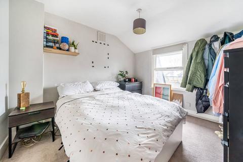 4 bedroom flat to rent, Grosvenor Terrace, Camberwell, London, SE5