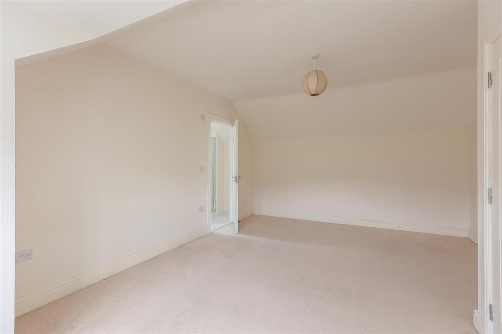 Ashwood Close 40 Bedroom 1-2.jpg
