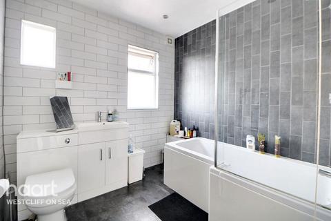 45a Riviera Drive, Southend-on-sea, SS1 2QT