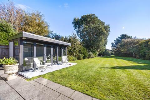 5 bedroom chalet for sale, Pigeonhouse Lane, Rustington