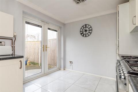 27 Darsway, Castle Donington, Derby, DE74 2RZ