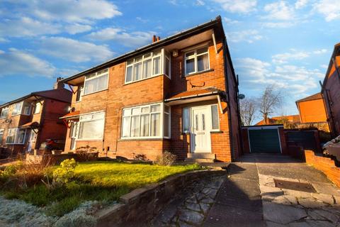 3 bedroom semi-detached house for sale, Lynwood View, Leeds, West Yorkshire