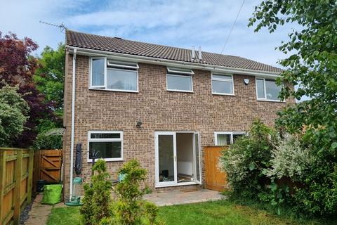 3 bedroom semi-detached house to rent, Shaftesbury Close, Nailsea