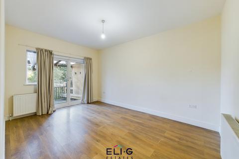 3 bedroom semi-detached house to rent, Sinclair Grove, NW11