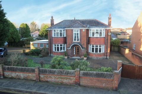 3 bedroom detached house for sale, Main Street, Willerby