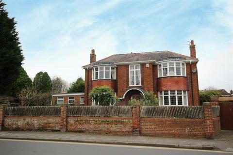 3 bedroom detached house for sale, Main Street, Willerby