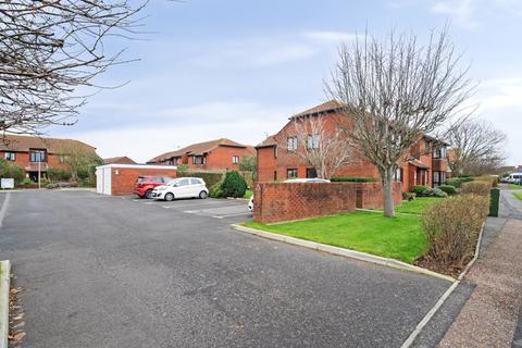 1 bedroom flat for sale, Priestley Way, Middleton-On-Sea, PO22