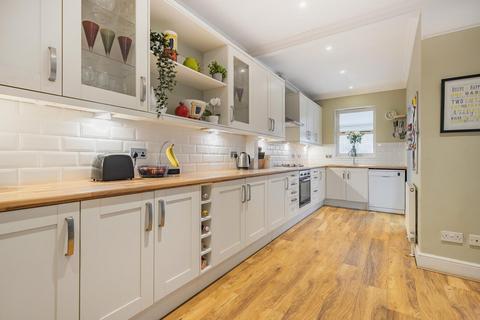 4 bedroom detached house for sale, Wyndham Road, Kingston Upon Thames KT2