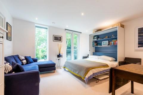 1 bedroom flat for sale, Chiswick High Road, London, W4