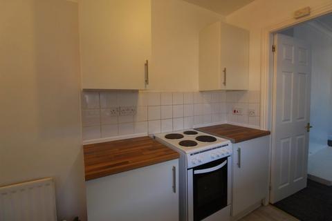 3 bedroom flat to rent, Chatsworth Gardens, Walker