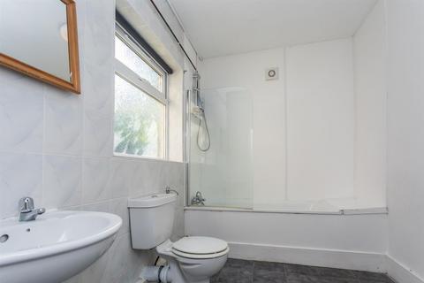 4 bedroom semi-detached house to rent, Park Crescent Road, Brighton