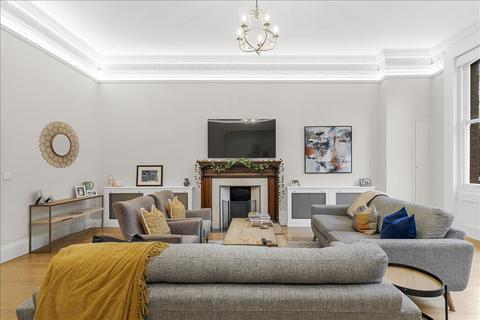 3 bedroom apartment to rent, Bina Gardens, South Kensington, SW5