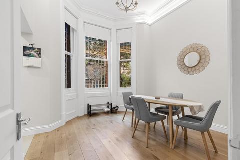 3 bedroom apartment to rent, Bina Gardens, South Kensington, SW5