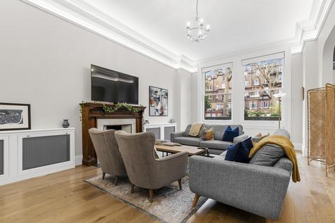 3 bedroom apartment to rent, Bina Gardens, South Kensington, SW5