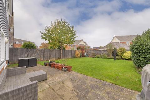 5 bedroom detached house for sale, The Lakes, Larkfield