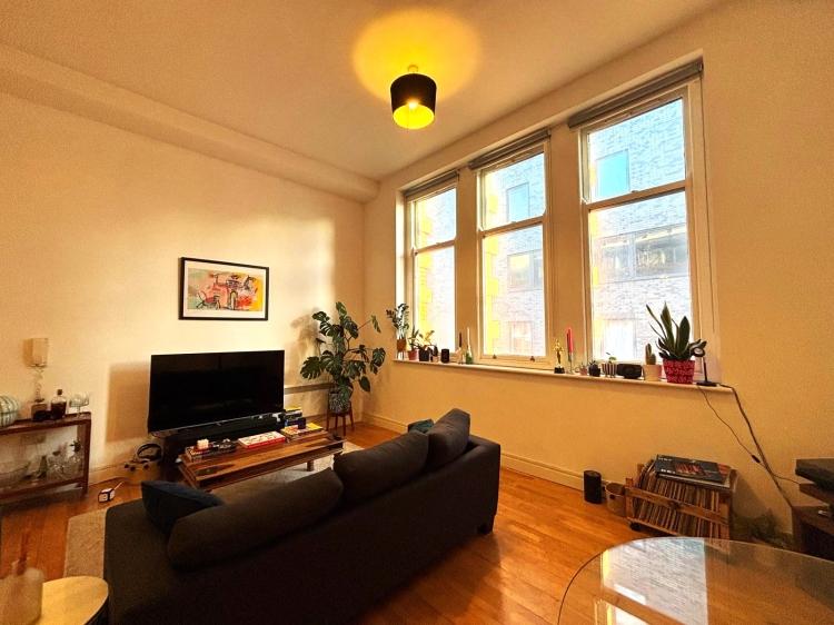Living room 4