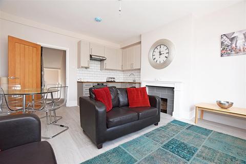 2 bedroom apartment for sale, High Street, Kingston Upon Thames