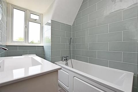 2 bedroom apartment for sale, High Street, Hampton Wick