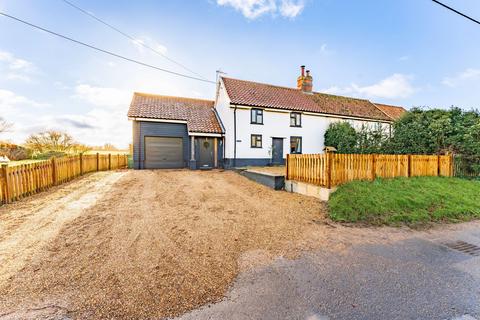 4 bedroom semi-detached house for sale, Low Road, Tasburgh