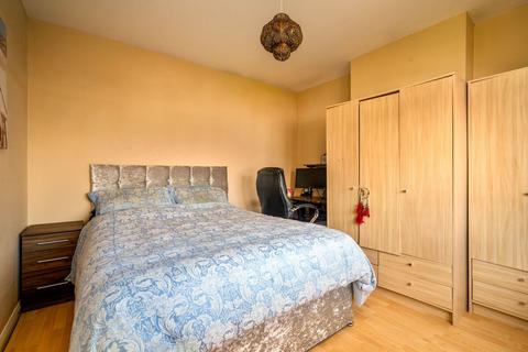 2 bedroom end of terrace house for sale, Drighlington BD11