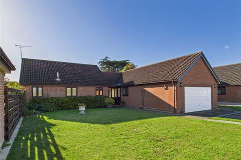 3 bedroom bungalow for sale, Brinkley Way, Felixstowe, Suffolk, IP11