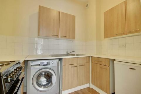 1 bedroom flat for sale, 99A Elm Grove, Southsea, Hampshire, PO5 1LH