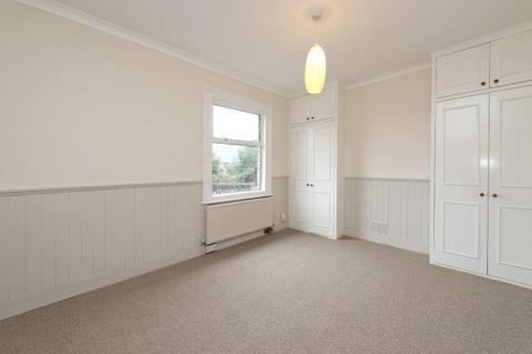 2 bedroom end of terrace house to rent, Mortlake SW14