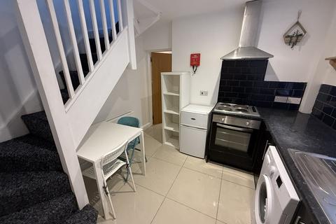 Studio to rent, Duke Street, Liverpool L1