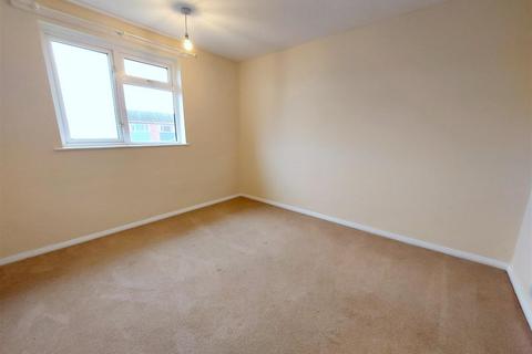 3 bedroom end of terrace house to rent, Redstone Lane, Stourport-On-Severn