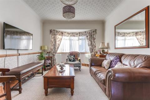 25 Gloucester Road, Enfield, EN2 0EX