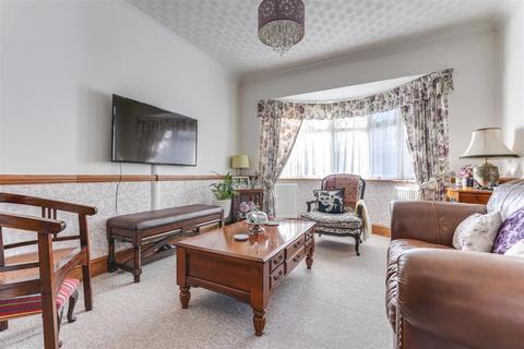 25 Gloucester Road, Enfield, EN2 0EX