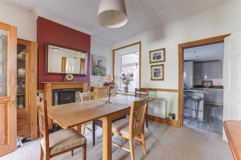 25 Gloucester Road, Enfield, EN2 0EX