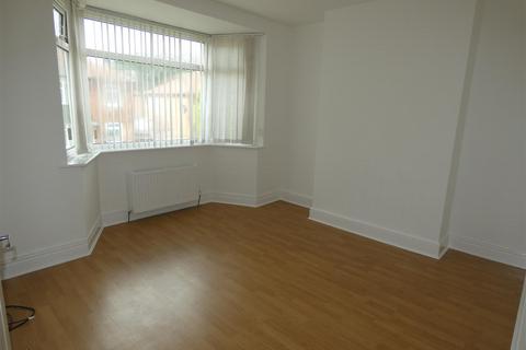 2 bedroom flat to rent, Marondale Avenue, Walkergate