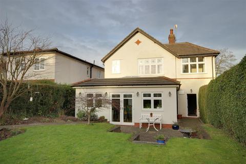 4 bedroom detached house for sale, Swanland Road, Hessle