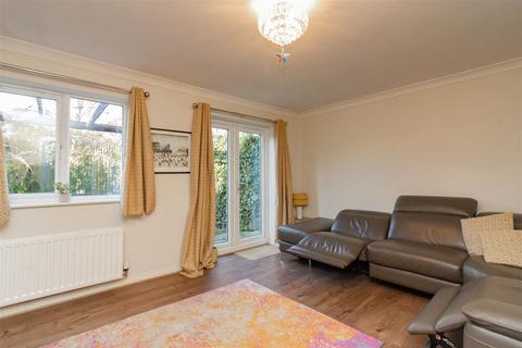 3 bedroom end of terrace house for sale, Alnmouth Court, Newcastle Upon Tyne