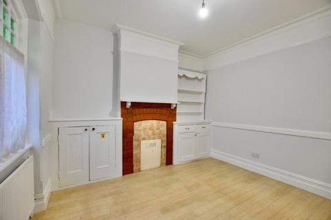 1 bedroom flat to rent, Golfe Road, Ilford, IG1