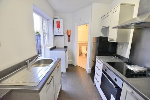 1 bedroom flat to rent, Golfe Road, Ilford, IG1