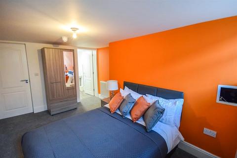 1 bedroom in a house share to rent, Bradford Road, Shipley