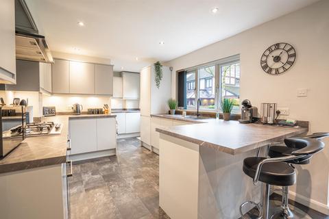 16 Hawkworth, Astley, Manchester, M29 7DP