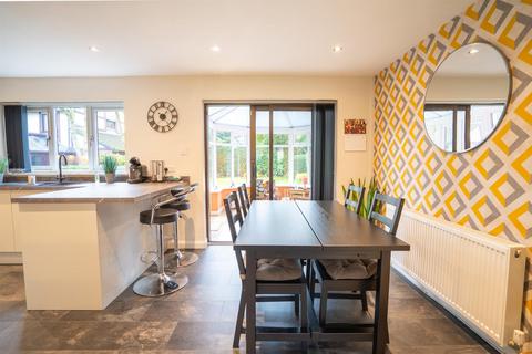 16 Hawkworth, Astley, Manchester, M29 7DP