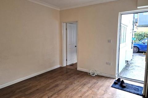 4 bedroom semi-detached house to rent, Mead Road, Edgware HA8