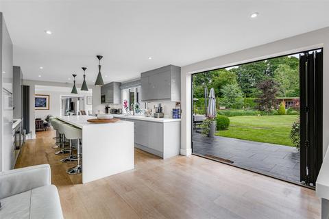 5 bedroom detached house for sale, Hertford Road, Welwyn