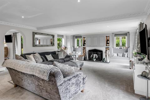 5 bedroom detached house for sale, Hertford Road, Welwyn