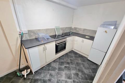 2 bedroom flat to rent, Trinity Street, Barry, The Vale Of Glamorgan. CF62 7EU